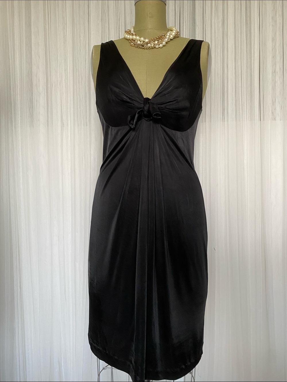 Y2K Vintage BCBG MaxAzria Classic Little Black Knot-Front Knee Length Dress M
